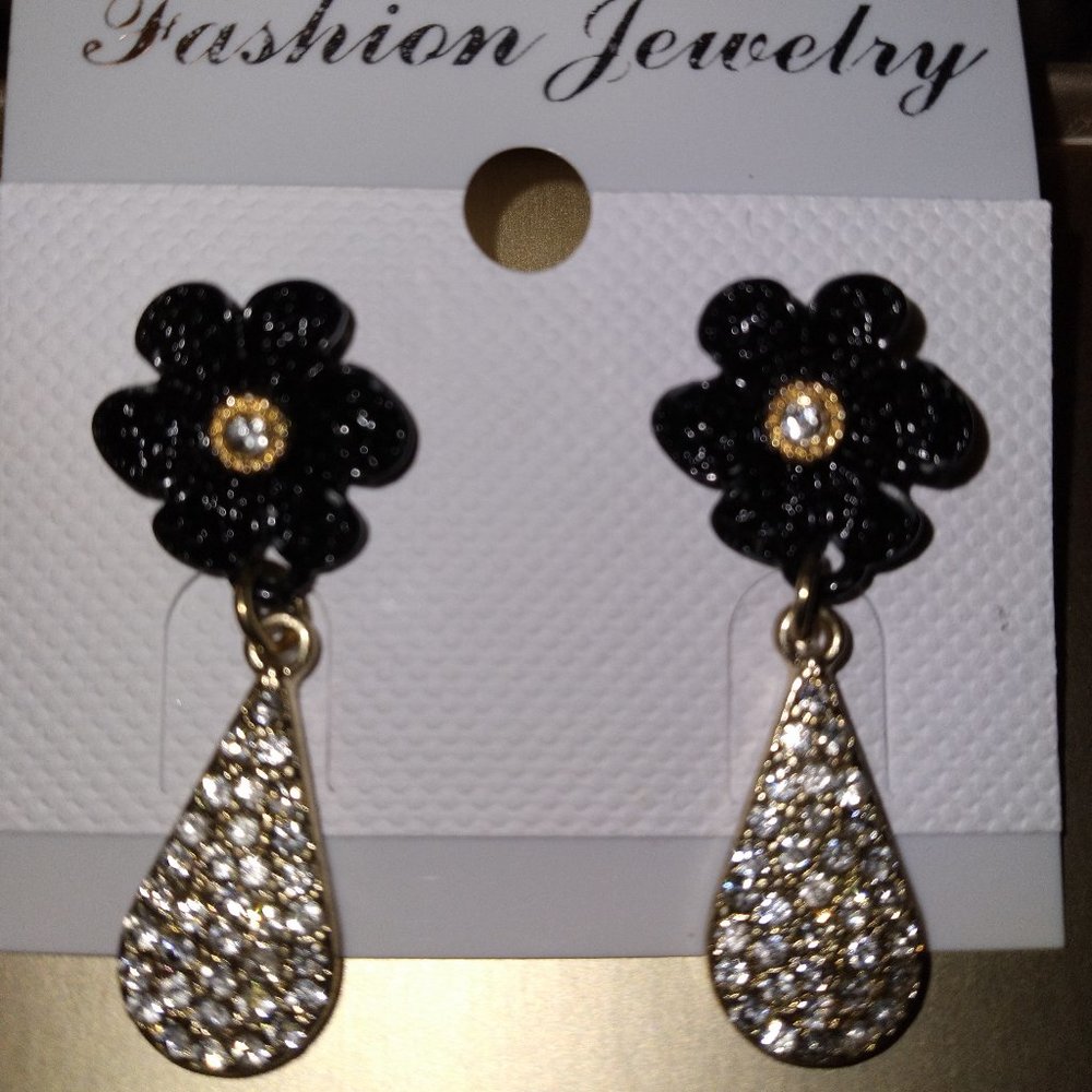 ELEGANT EVENING EARRINGS, VERY LIGHT & EASY TO WEAR
